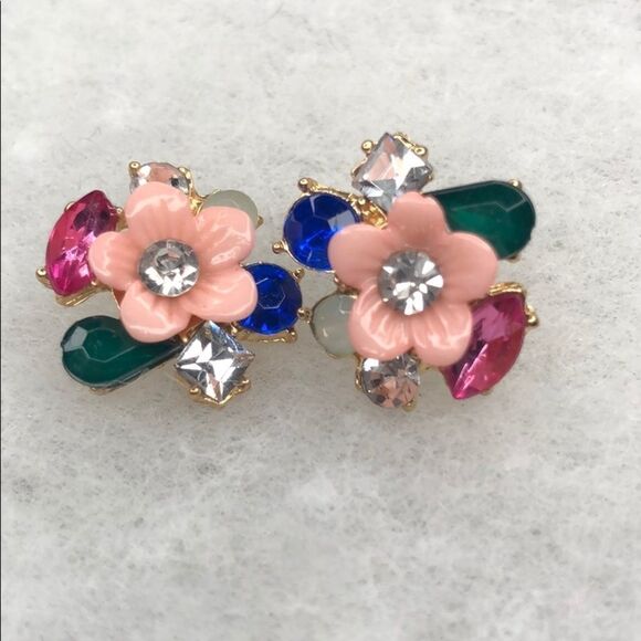 Flower and gem earrings on gold tone backing - Picture 6 of 8